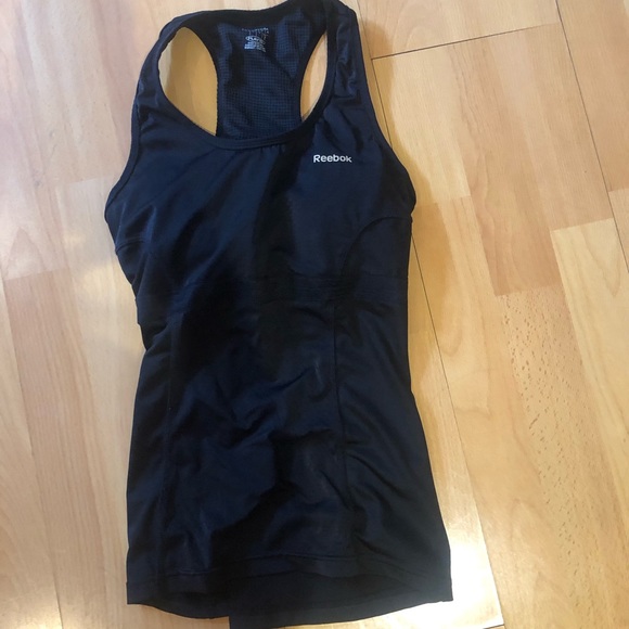 Sports top - Picture 1 of 1